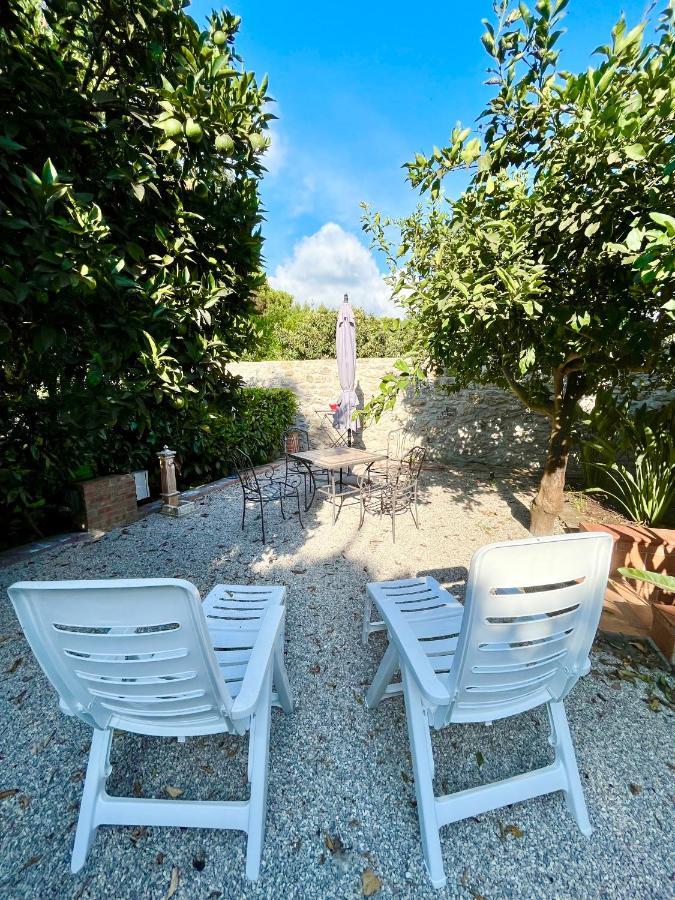 Il Giardino Di Athena 1 Apartment Paestum Luaran gambar