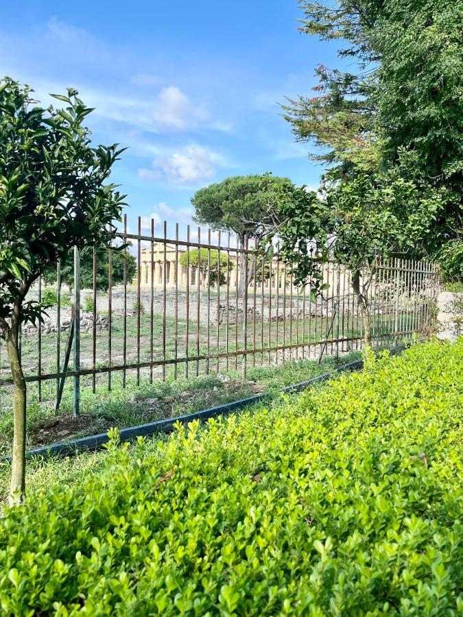 Il Giardino Di Athena 1 Apartment Paestum Luaran gambar